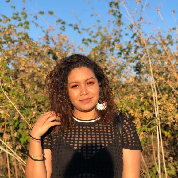 Meet your Posher, Cristina - Picture 1 of 1